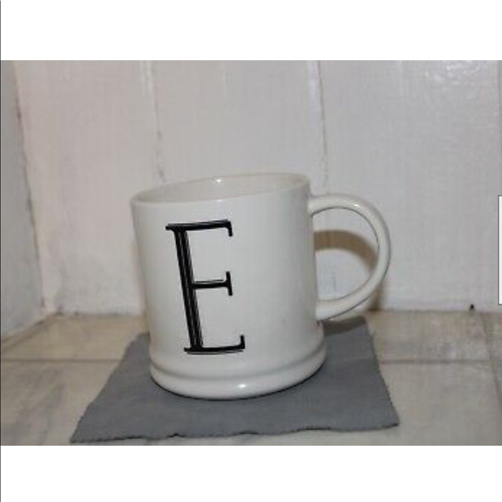 “E” mug brand new 🔥🔥